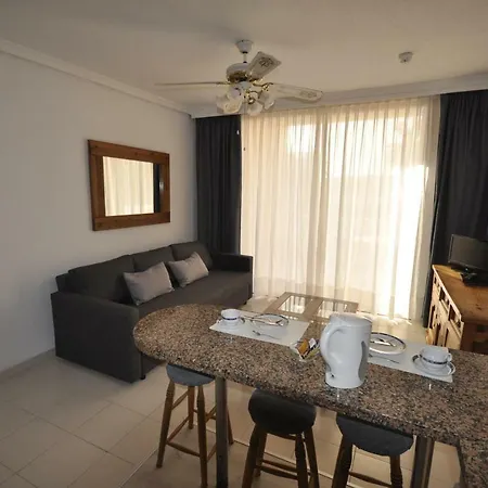 Apartmán Paradise Court Americas Wifi Piscina 26 *